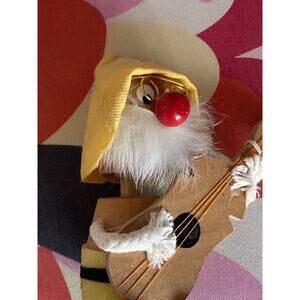 Vintage 4.5" Wooden Banjo Playing Elf / Gnome Bobble-Head Knick-Knack Figurine